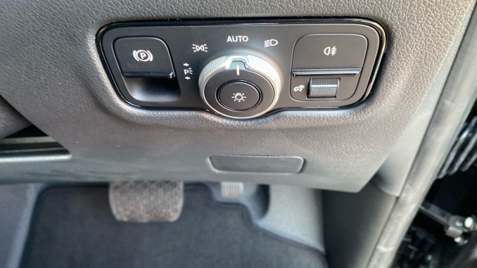 Mercedes-Benz Vito L2 Diesel Rwd 119CDI Select Crew Van 9G-Tronic - Image 35